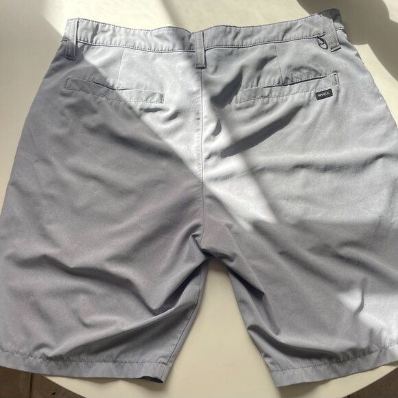 RVCA Men’s Balance Hybrid Shorts – Size Large - Grey - Picture 2 of 4
